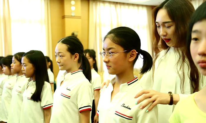 中學生參加香港夏令營需要多少錢？
