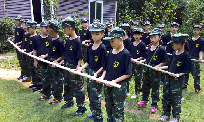 承傳特種部隊(duì)采用全封閉式軍事化管理模式