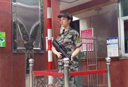 引導(dǎo)孩子樹立正確人生觀和價值觀