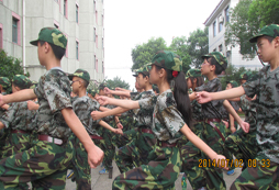 軍事拓展訓(xùn)練