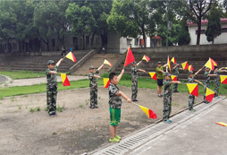 練習(xí)旗語(yǔ)