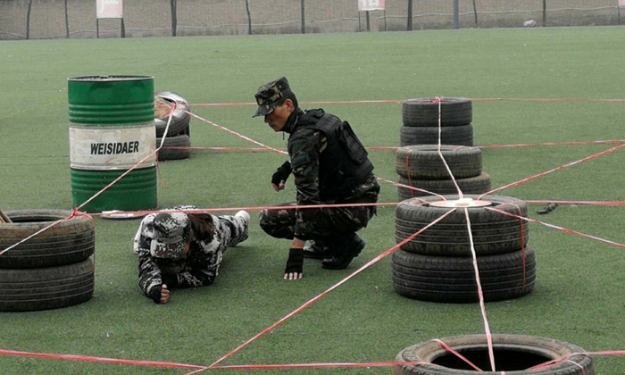 軍事拓展