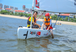  參加海南戶外挑戰(zhàn)夏令營(yíng)，感受海邊的涼爽