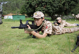 青少年參加黃岡軍事夏令營收獲了什么？