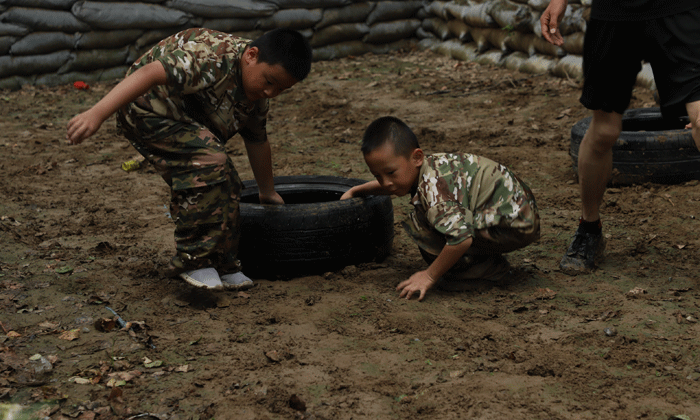 黃山軍事夏令營(yíng).gif
