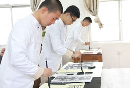華中國(guó)學(xué)夏令營(yíng)為孩子養(yǎng)成良好的生活習(xí)慣
