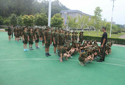 <strong>湖南軍事夏令營營地設(shè)施齊全！</strong>