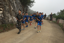 湖北崇陽(yáng)軍事夏令營(yíng)讓孩子有一個(gè)難忘的經(jīng)歷