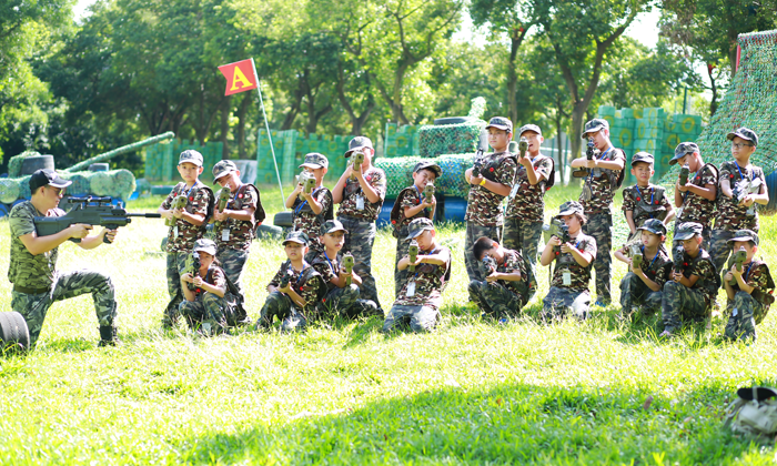 參加軍事特訓(xùn)給孩子一個(gè)不一樣的暑期體驗(yàn)