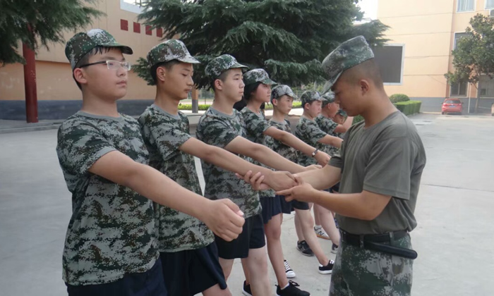 湖北軍事化管理夏令營(yíng)為什么這么受歡迎？