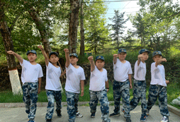 呼和浩特小學(xué)生夏令營(yíng)讓小學(xué)生真實(shí)體驗(yàn)軍營(yíng)生活