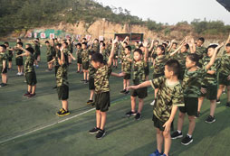 輝煌少年夏令營讓孩子互幫互助！