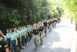 湖南軍事夏令營2017火熱開營中