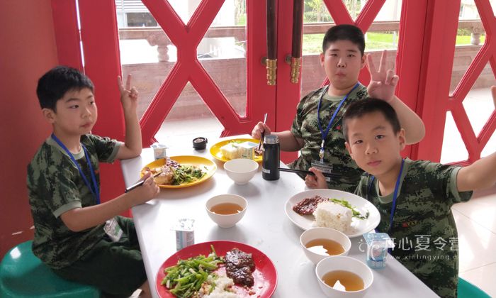 湖南軍事夏令營(yíng)