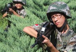 湖南軍事夏令營培養(yǎng)孩子的堅強毅力