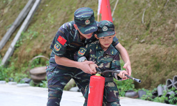 參加湖南株洲夏令營增強孩子自控能力