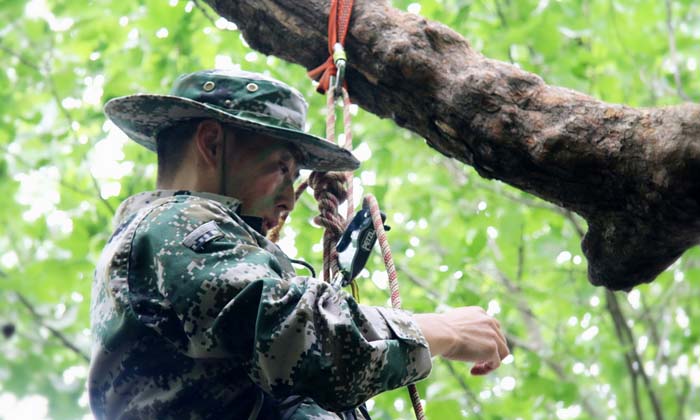 湖南軍事夏令營(yíng)