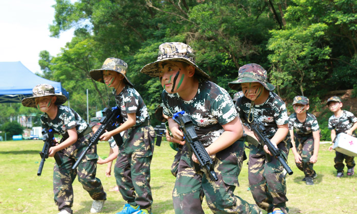 紅星閃閃夏令營軍事演習活動