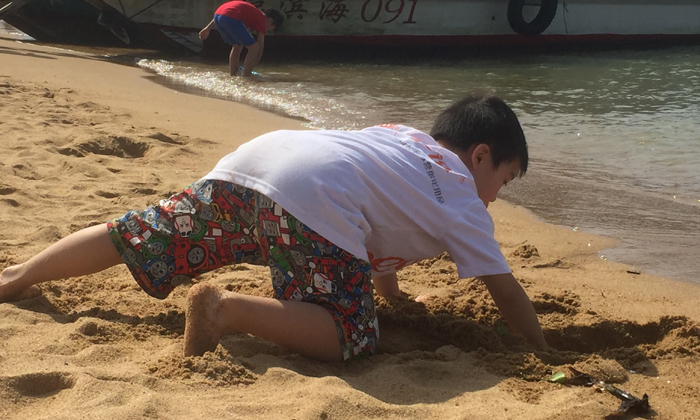 體驗(yàn)與采集是小記者的必修課