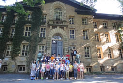 新通國(guó)際游學(xué)為孩子出國(guó)留學(xué)做鋪墊