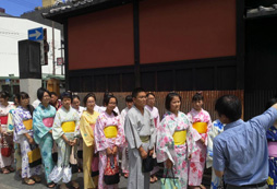 日本夏令營(yíng)介紹日本的風(fēng)俗民情