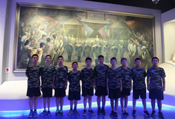參觀軍事炮車