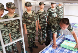 巨峰成長軍事夏令營助孩子戒除不良行為
