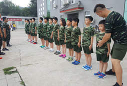 巨峰成長軍事夏令營用14天見證孩子化繭成蝶