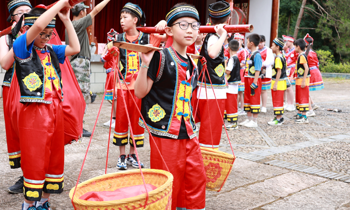 挑扁擔(dān)