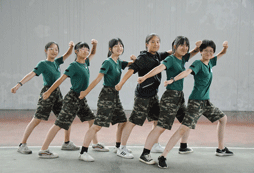 選擇杭州聚冠教育夏令營(yíng)讓孩子成長(zhǎng)