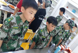 暑假青少年參加江西夏令營(yíng)的費(fèi)用貴不貴
