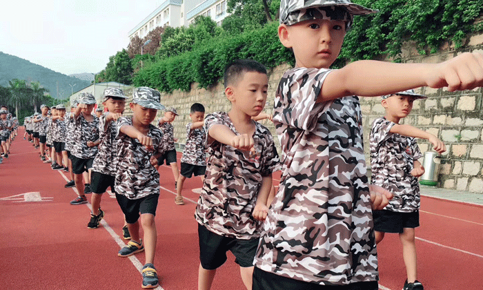江西軍事夏令營(yíng).gif