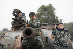 參加江西軍事夏令營奠定孩子的人生基礎(chǔ)！