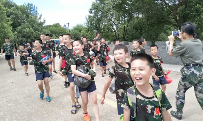 南昌軍事夏令營(yíng)