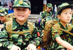 江西撫州小學(xué)生軍訓(xùn)夏令營培養(yǎng)孩子良好品質(zhì)