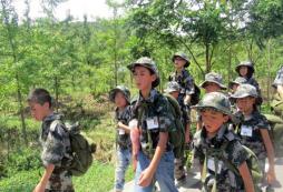  想要培養(yǎng)孩子行為習(xí)慣就來江西軍事夏令營(yíng)