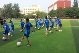 假日適合青少年參加的足球夏令營哪個(gè)好