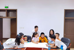 參加假日夏令營(yíng)對(duì)孩子的成長(zhǎng)有幫助嗎？
