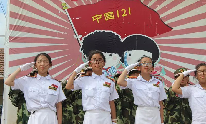 假日軍事夏令營(yíng)