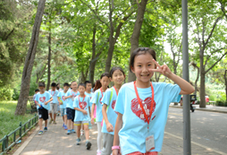 假日夏令營成為了青少年的第二課堂