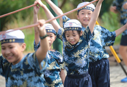 假日讓孩子參加軍事夏令營怎么樣呢？