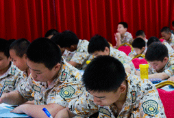 該怎么給孩子選擇好的青少年假期夏令營？