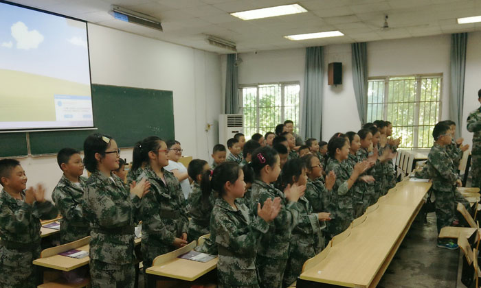 參加金華軍訓(xùn)夏令營(yíng)的安全保障有哪些呢?.jpg