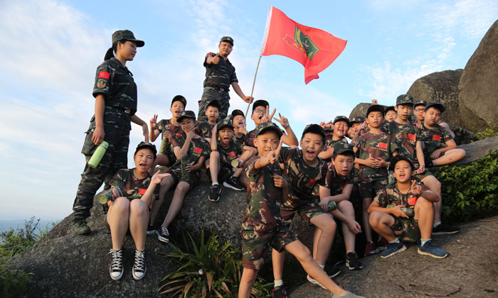 金華軍事夏令營(yíng)課程點(diǎn)燃孩子心中軍人夢(mèng)！.jpg