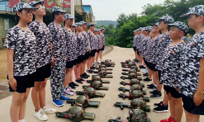 金華軍事夏令營有什么課程特色？.gif