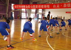 參加金華籃球夏令營(yíng)課程有什么收獲呢？