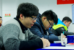 青少年機器人夏令營對孩子的成長有哪些幫助