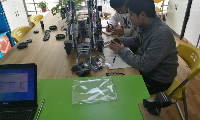 機器人暑期夏令營對孩子的幫助有什么？