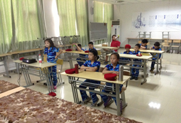 青少年機器人暑期夏令營提高孩子動手動腦的能力