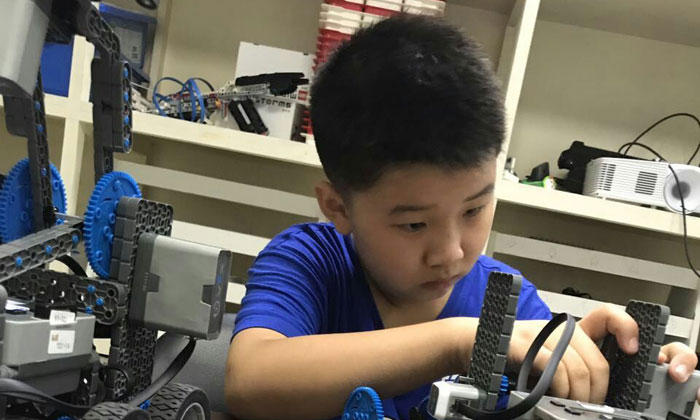 為什么要讓青少年參加機器人夏令營？.jpg